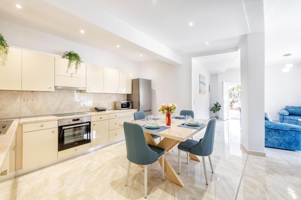 4You Luxury Apartments By Keyplanner Moraḯtika Buitenkant foto