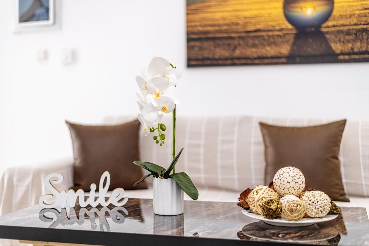 4You Luxury Apartments By Keyplanner Moraḯtika Buitenkant foto