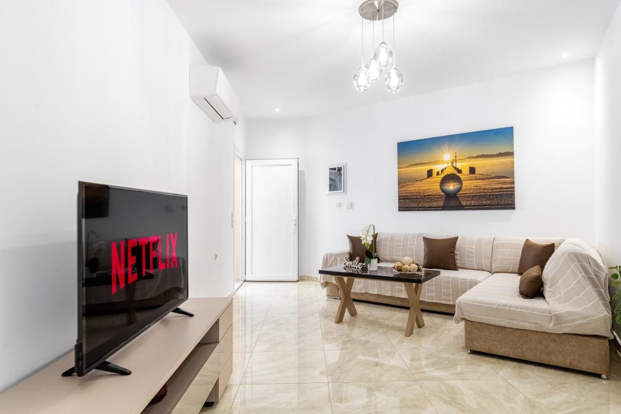 4You Luxury Apartments By Keyplanner Moraḯtika Buitenkant foto